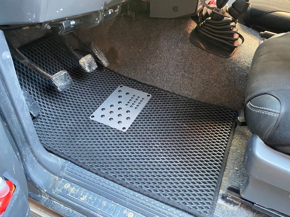 Nissan Patrol Y60 Коврики EVA (черные) 5 штук (передние и задние) (г)