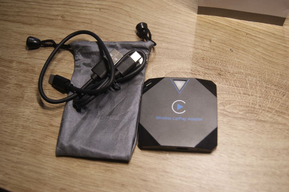 CarPlay bezprzewodowy adapter do iPhone'a do aut od 2016 roku.