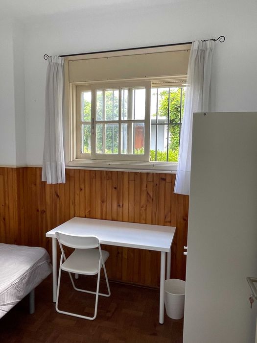 Quartos mobilados em moradia T4 na Alta de Coimbra para Estudantes