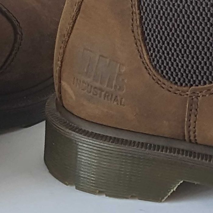 Dr. Martens Chelsea Industrial 36
