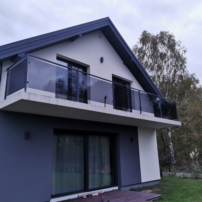 Balustrady stalowe szklane barierki