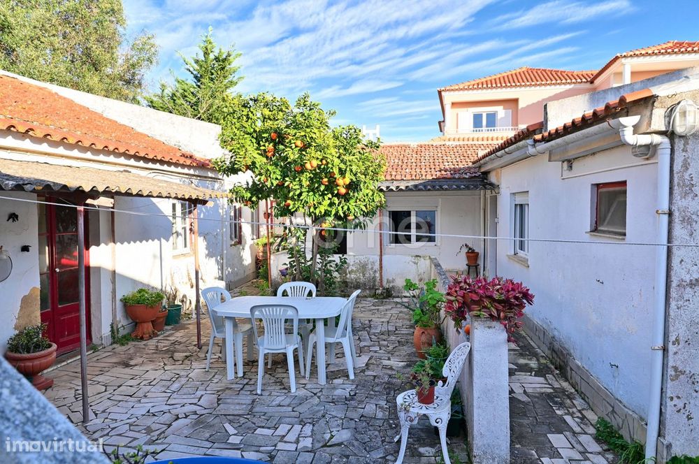 Moradia T3 Com anexos em Villa, Jardim - Lombos Sul - Carcavelos