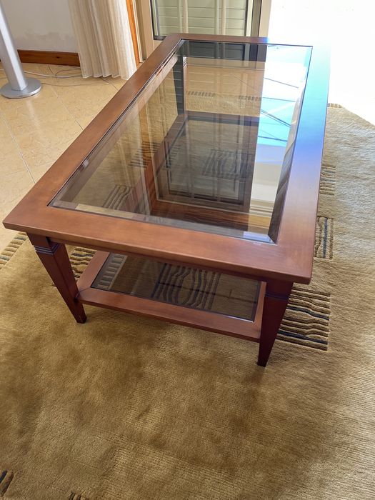 Mesa de centro cerejeira e vidro