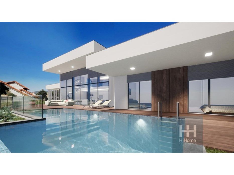Lote com projecto aprovado para moradia T4 com piscina no Funchal