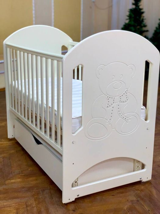 Дитяче ліжечко з комодом