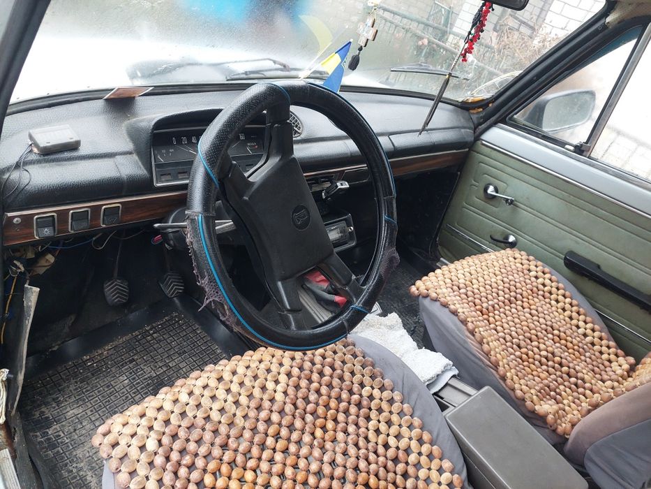 Автомобіль жигули 21011