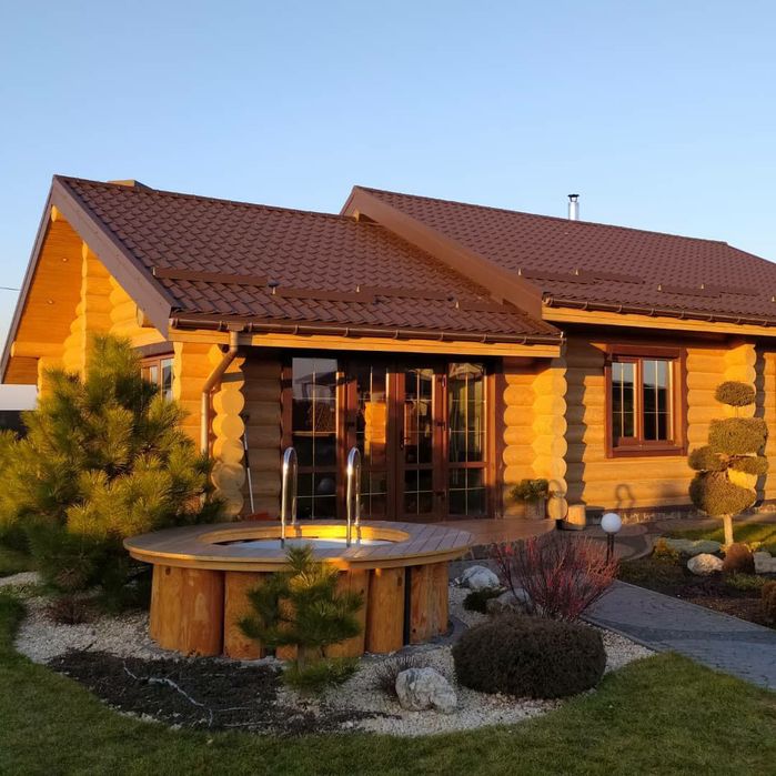 Шліфування, конопатка, герметизація та будівництво зрубів. Сруб.