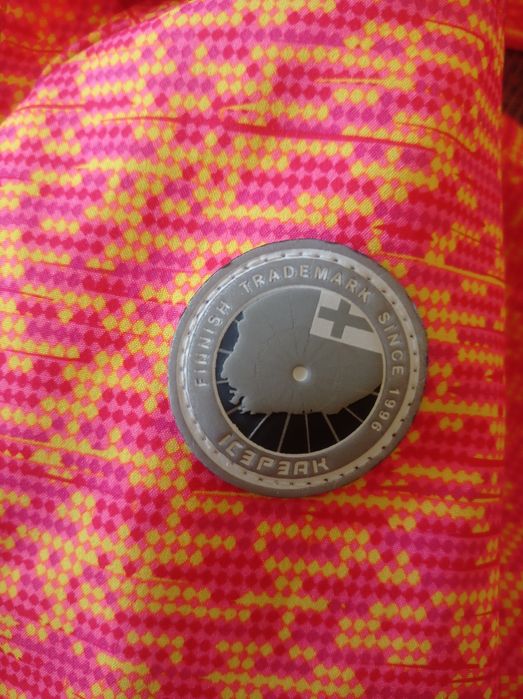 Демисезонная,термо куртка Icepeak 7-8 лет.