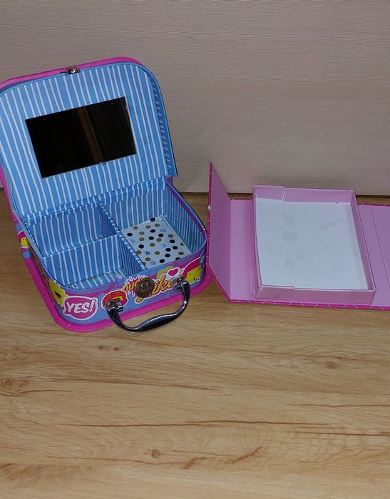 Kuferek, pudełko Barbie gratis