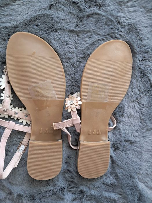 Zlote sansalki rozmuar 39 Primark nowe