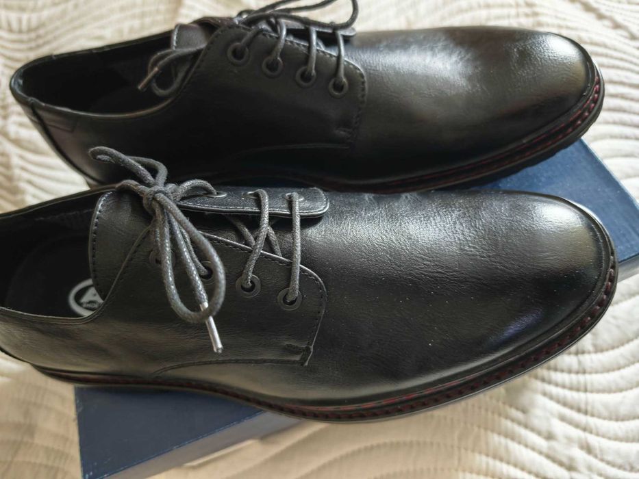 Buty wizytowe nowe czarne.