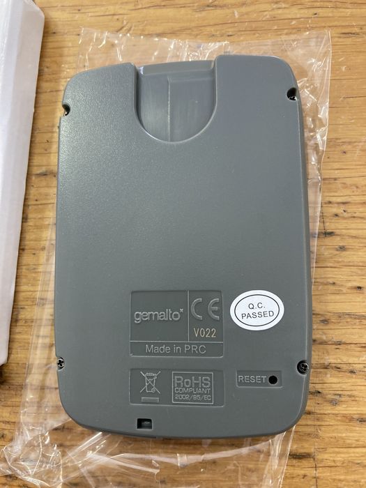 Gemalto Ezio Club Bank Card Reader - New64564382951426122