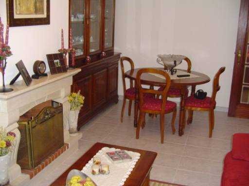 Sala de jantar completa em cerejeira