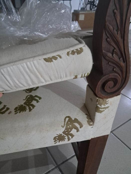 Cadeirão estofado