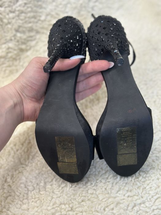 Чорні святкові туфлі на підборах, 36 розмір