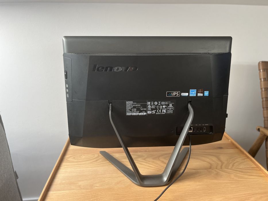 Komputer stacjonarny Lenovo All-in-One