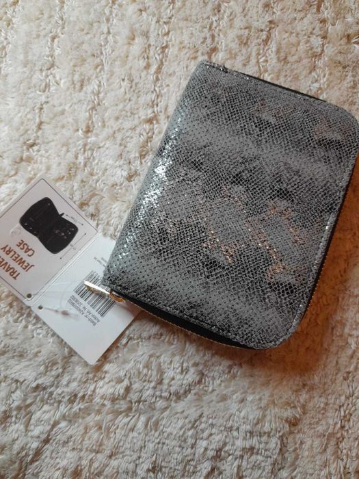 Nowy podróżny organizer na biżuterię