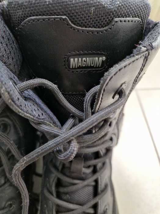 Bota táctica Magnum