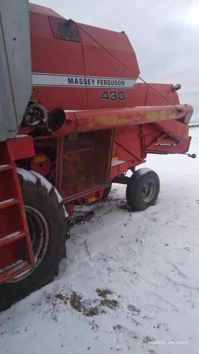 Комбайн Маісей Фергусон 430