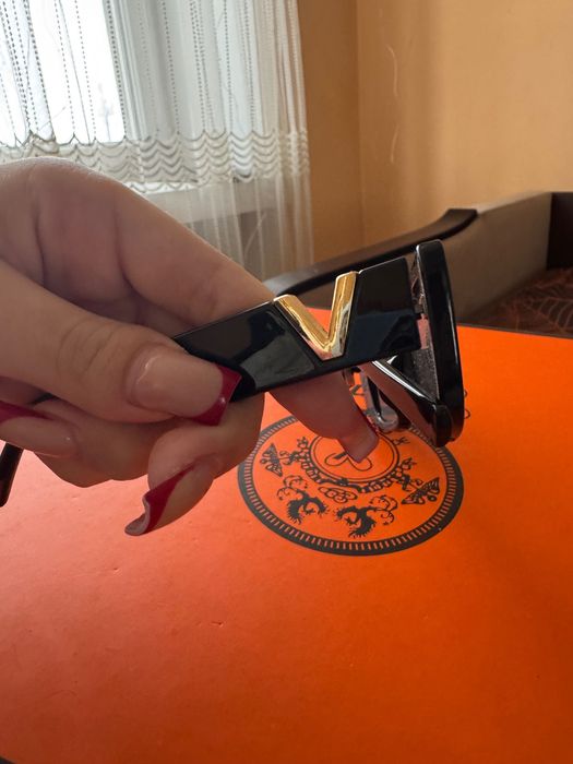 Різні окуляри на літо