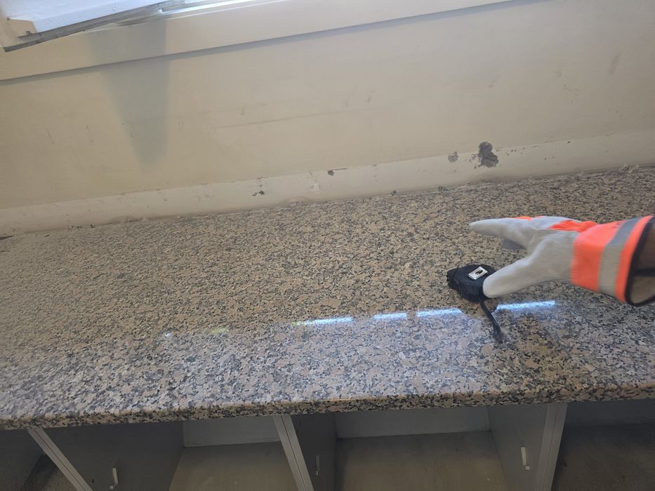 Tampos granito cozinha 2.05 por 0.60 e 0.68 por 0.60 
68 por 60tampo grsnito cozinhs