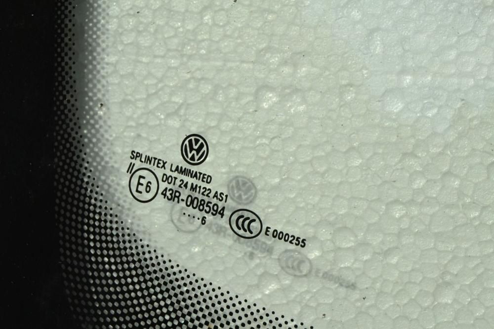 VW Caddy szyba czołowa przednia oryginalna z 2014 oraz 2015