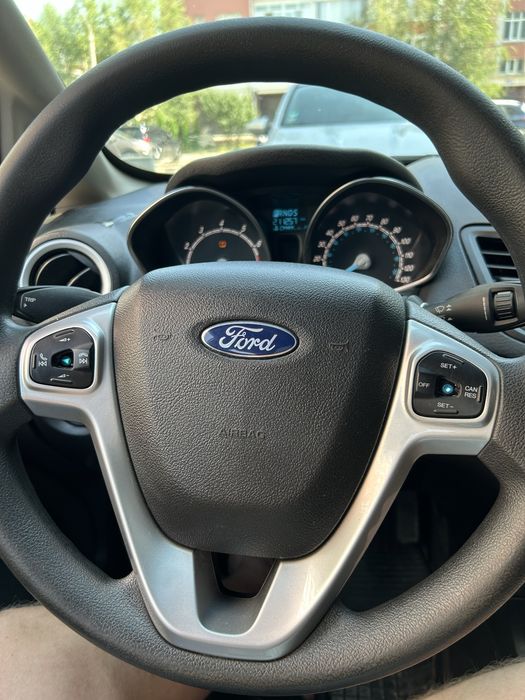 Ford fiesta 2019 рік 1.6 газ/бенз