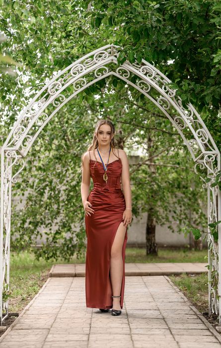 Випускна сукня.