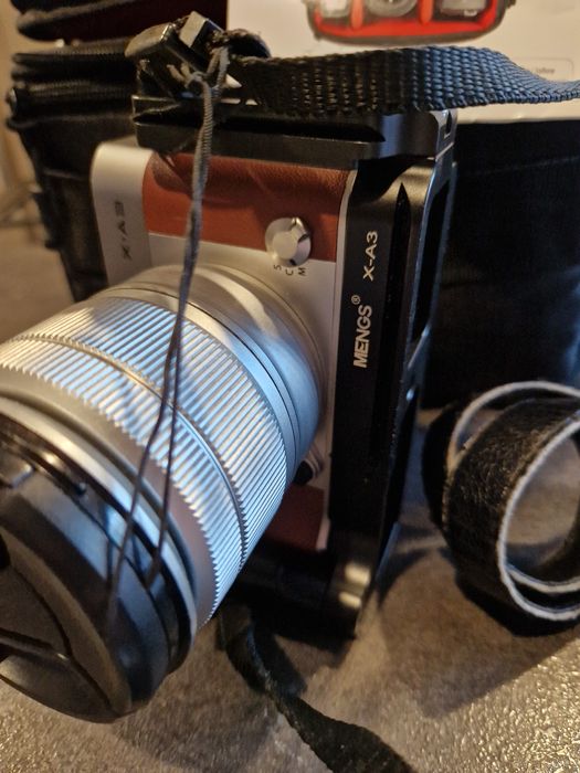Aparat Fujifilm X-A3 z torbą i szybkozłączką