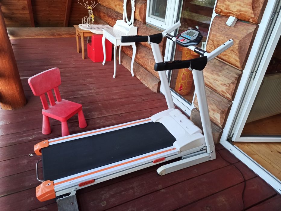 Bieżnia elektryczna ze wzniosem