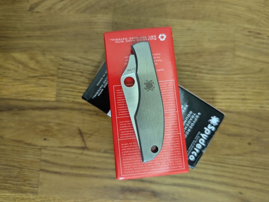 Nóż srebrny Spyderco nowy
