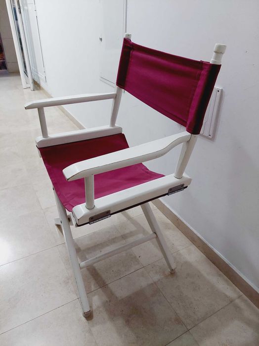 Cadeira de "cinema" com abertura e fecho rápido