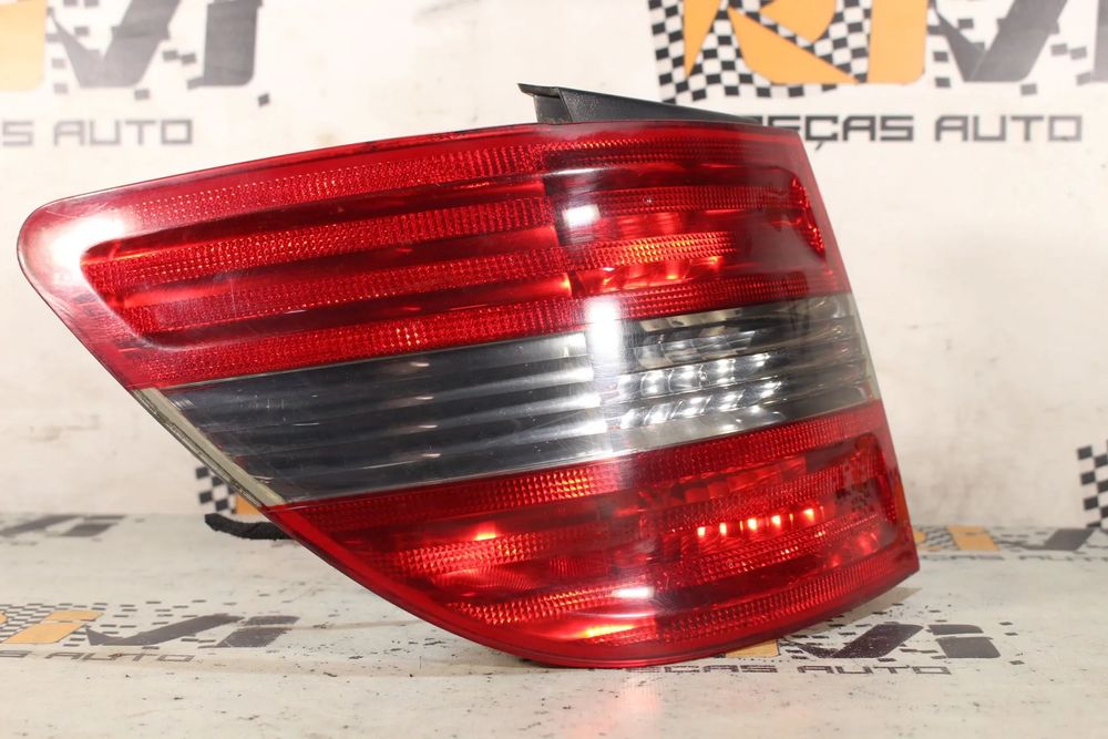 Ótica / farol esquerda MERCEDES-BENZ Classe B (W245)