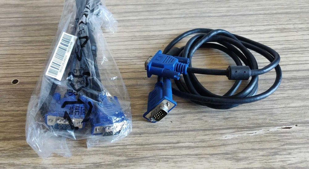 Cabos de Alimentação / VGA / outros