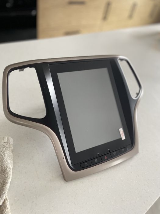 Магнітола Jeep Grand Cherokee