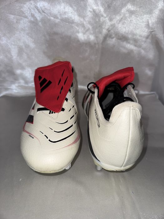 Бутси, гібриди Adidas Predator  League FT, розмір 44.