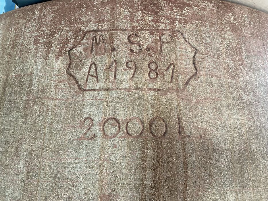Toneis em cimento de 2000L