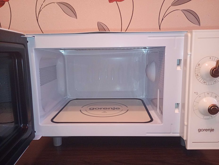 Мікрохвильова піч Gorenje MO4250CLI Нова
