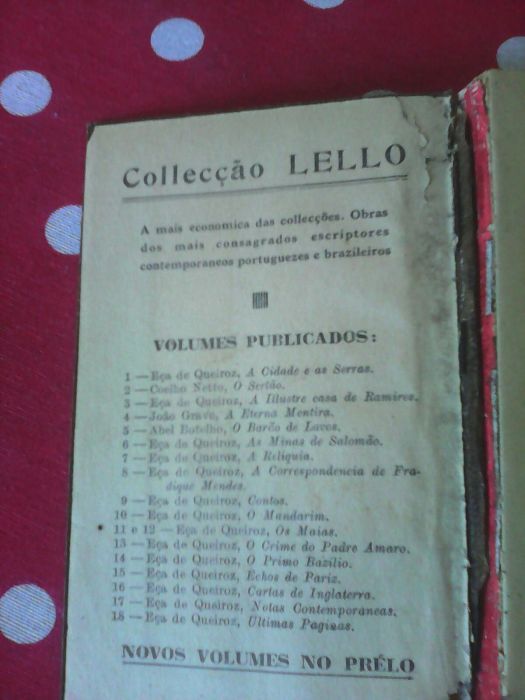 Livro antigo O crime do Padre Amaro