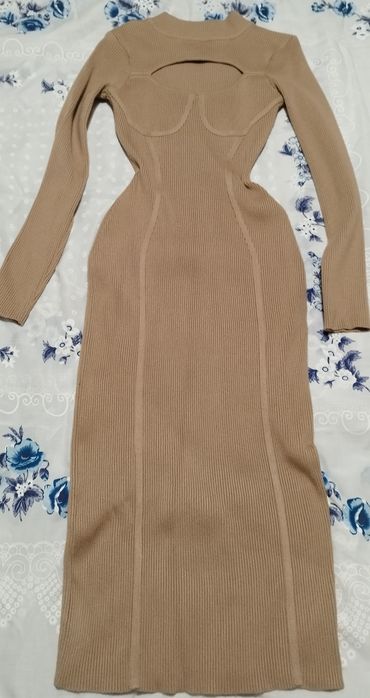 Vestido bege usado apenas uma vez S/M