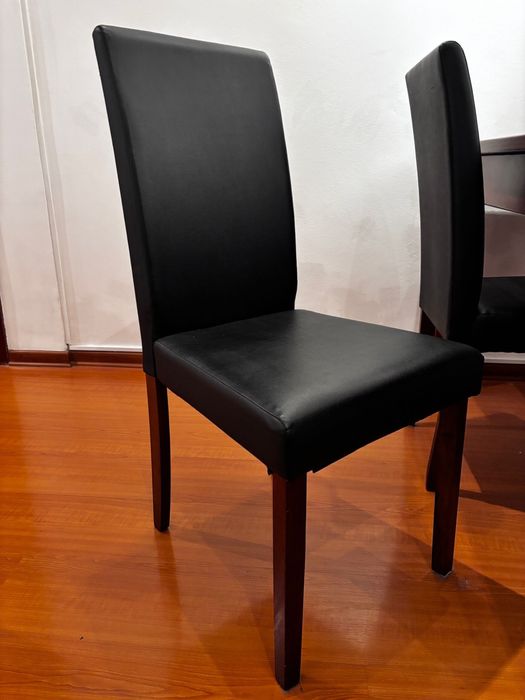Conjunto mesa e 4 cadeiras