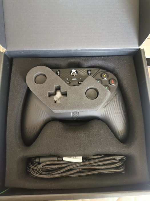 kontroler Thrustmaster eSwap S Pro Controller.