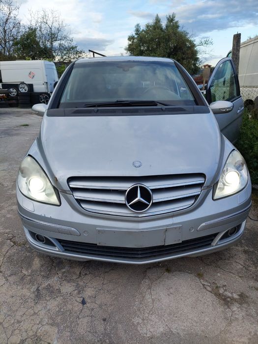 Sucata para  Peças Mercedes B 200