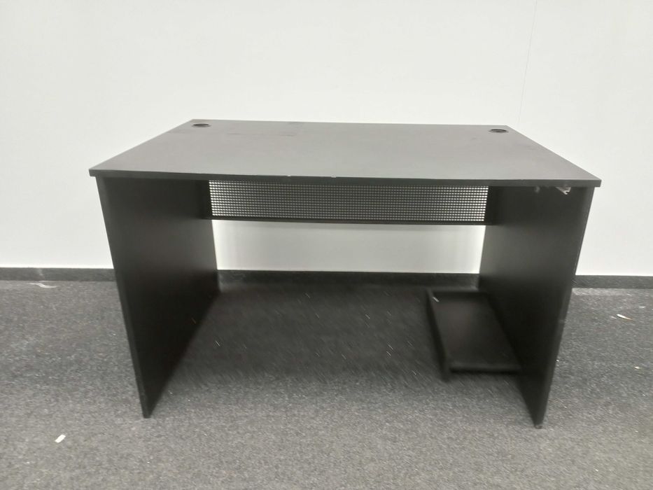 biurko wyposażenie biura sklepu magazynu