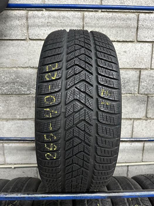 Зимова шина 265/40 R22 (106V) PIRELLI