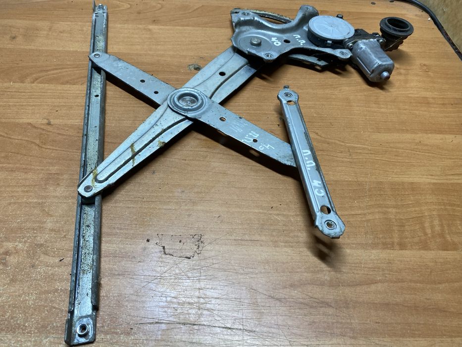 Toyota Camry 40 передний правий склопідіймач, стеклоподъемник для Тойо