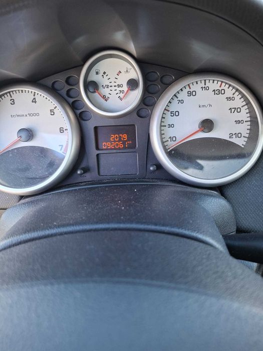 PEUGEOT 207 Hatchback 1.4 16V Gasolina 95 cv 5P — photo 5