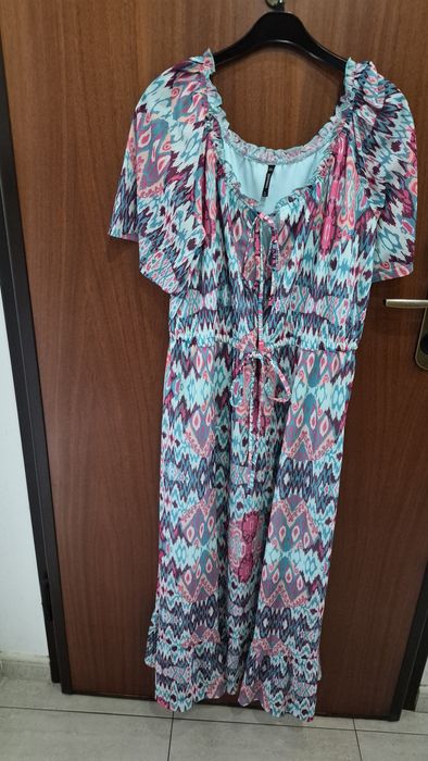 Vestido de Senhora comprido . Veste até xxl.