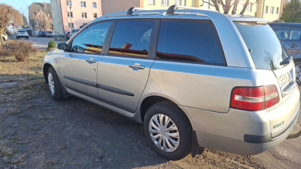 Sprzedam samochód fiat stilo, w dobrym stanie 2004r. Przebieg 223000km