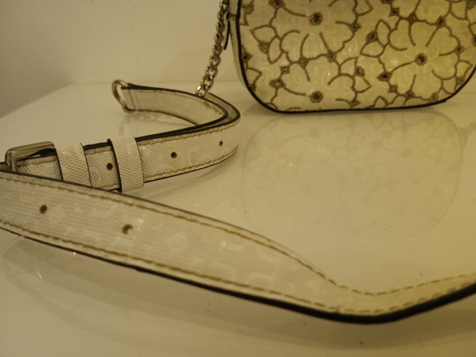 Bolsa a tiracolo Guess